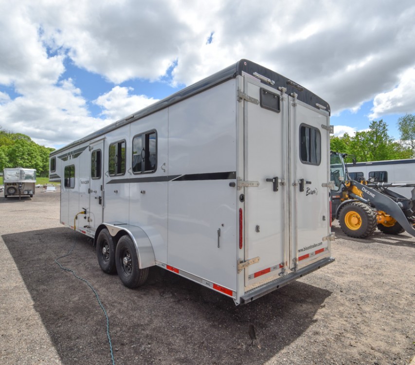 Ranger 7308 Living Quarter Horse Trailer Gallery Photo 12
