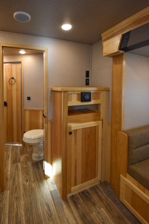 Colt COL1413SRMT Livestock Horse/Toyhauler Trailer w/Living Quarters Gallery Photo 6