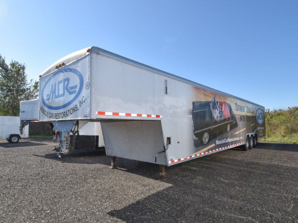 2001 Wells Cargo 48' Gooseneck Trailer Gallery Photo 4