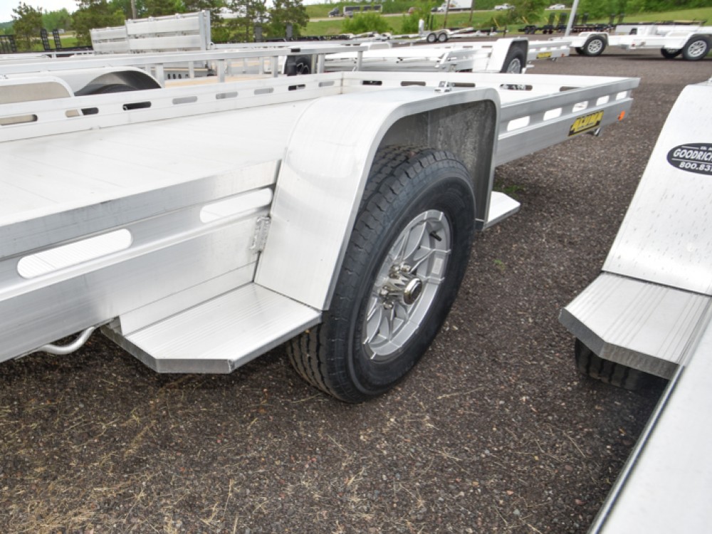 8015 BT 4K Aluminum Utility Trailer Gallery Photo 3