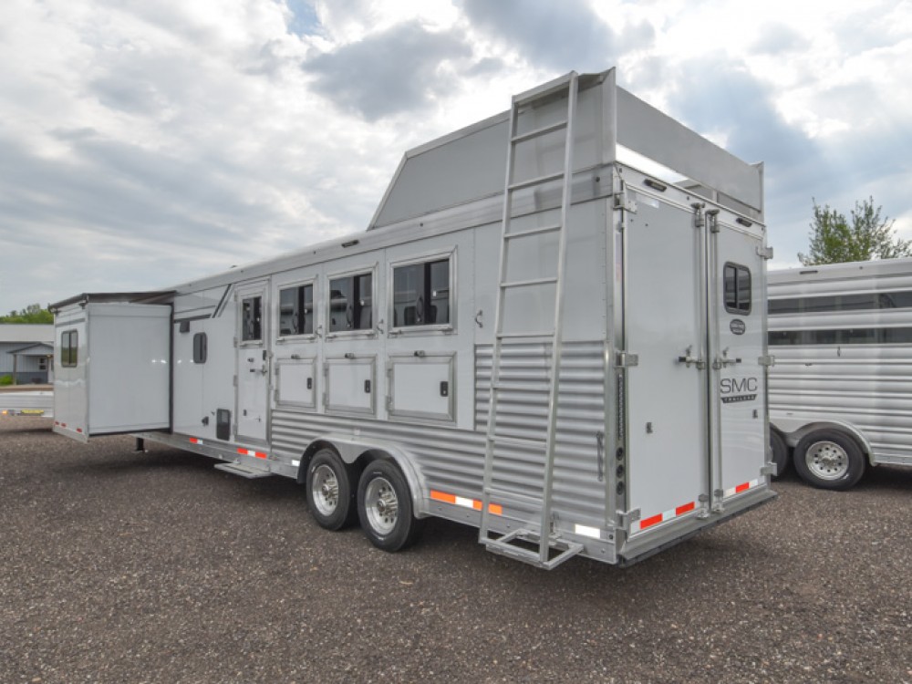 Patriot 8415SRK Living Quarters Horse Trailer Gallery Photo 17