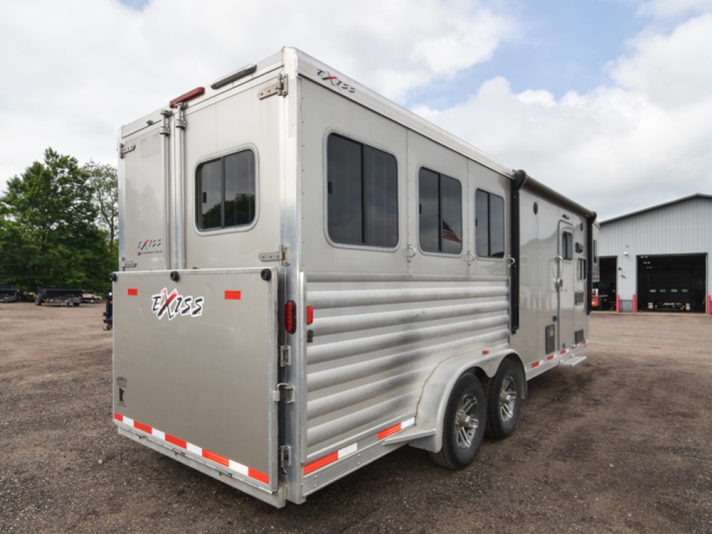 Exiss 7308 3 Horse Slant Living Quarters Horse Trailer Gallery Photo 10