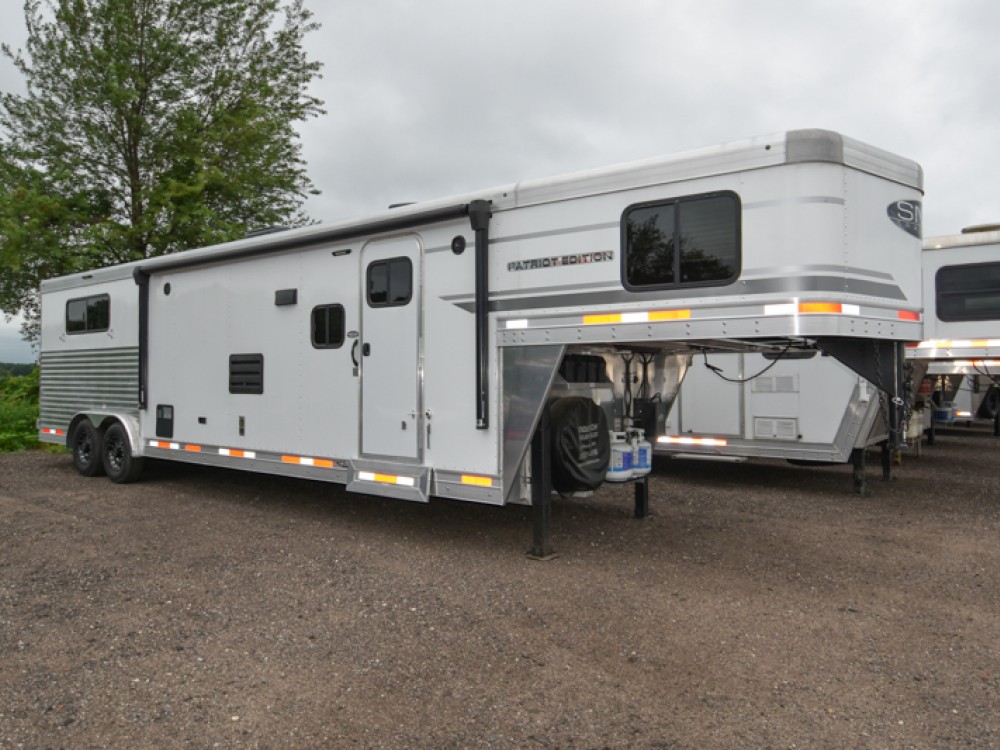 SMC Patriot 8313 SSR Living Quarters Horse Trailers Gallery Photo 1