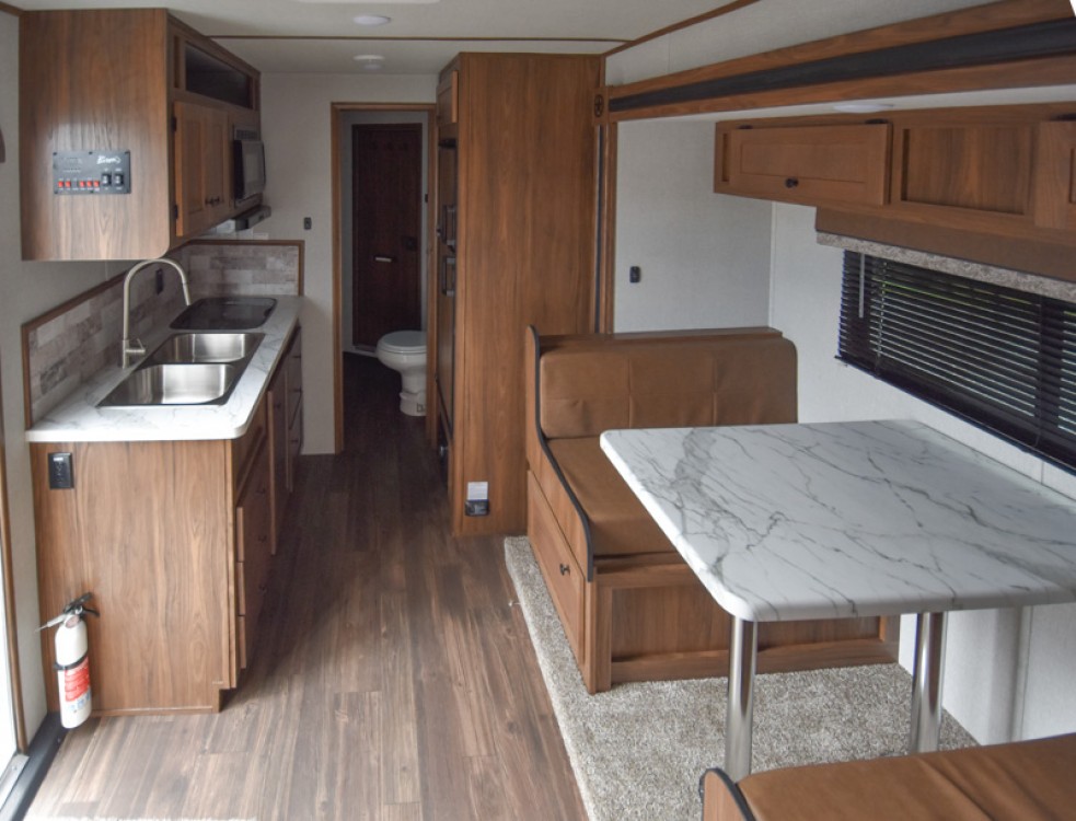 Ranger 7411.S 4 Horse Trailer w/Living Quarters Gallery Photo 1