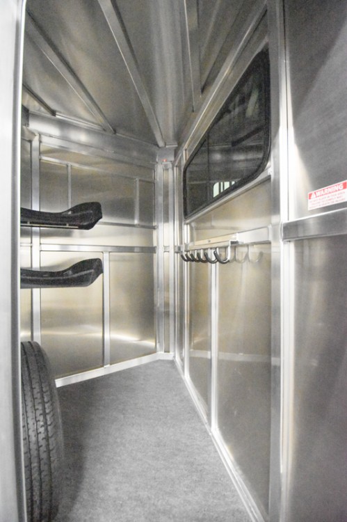 Ju-Lite 2 Horse Warm Blood Bumper Pull Horse Trailer Gallery Photo 4