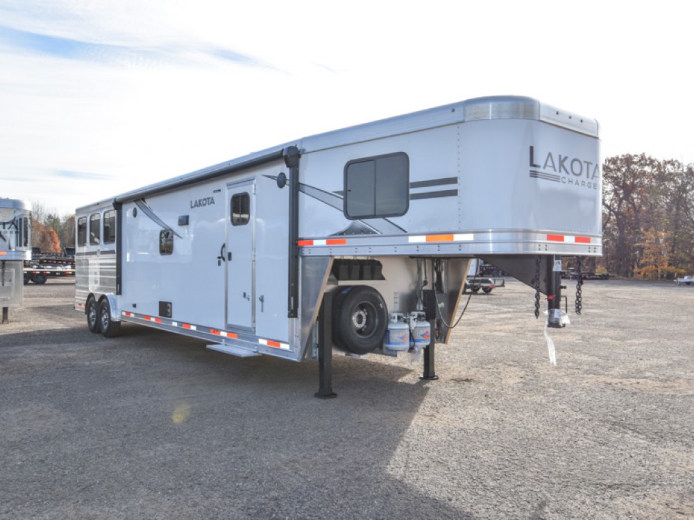 Charger 8315SRB Living Quarter Horse Trailer Gallery Photo 12