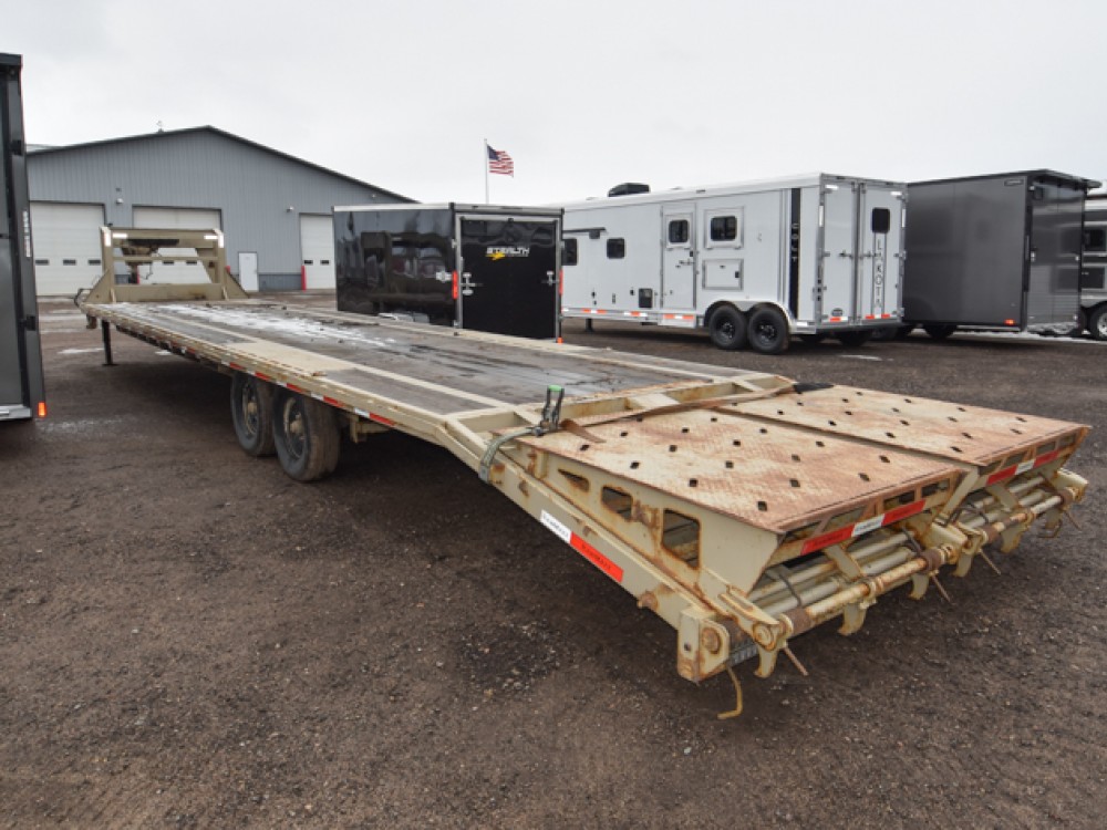 REPOSESSION - 2024 RAW MAX 40' GOOSENECK Gallery Photo 3