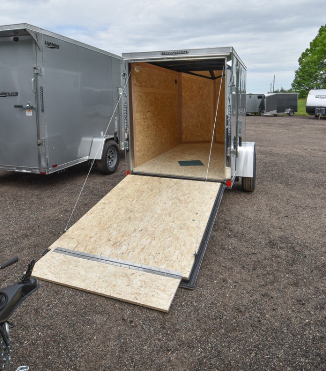 5'x8' Enclosed Cargo Trailer Gallery Photo 3