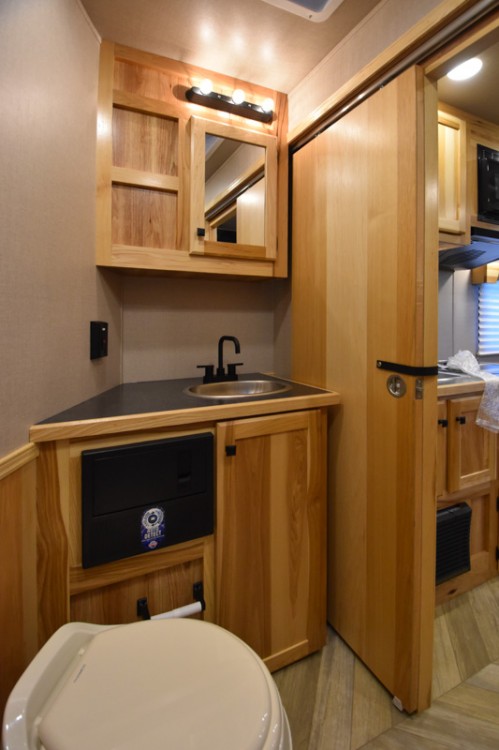 Colt CO8311 w/Dinette 3 Horse Slant Living Quarters Trailer Gallery Photo 7