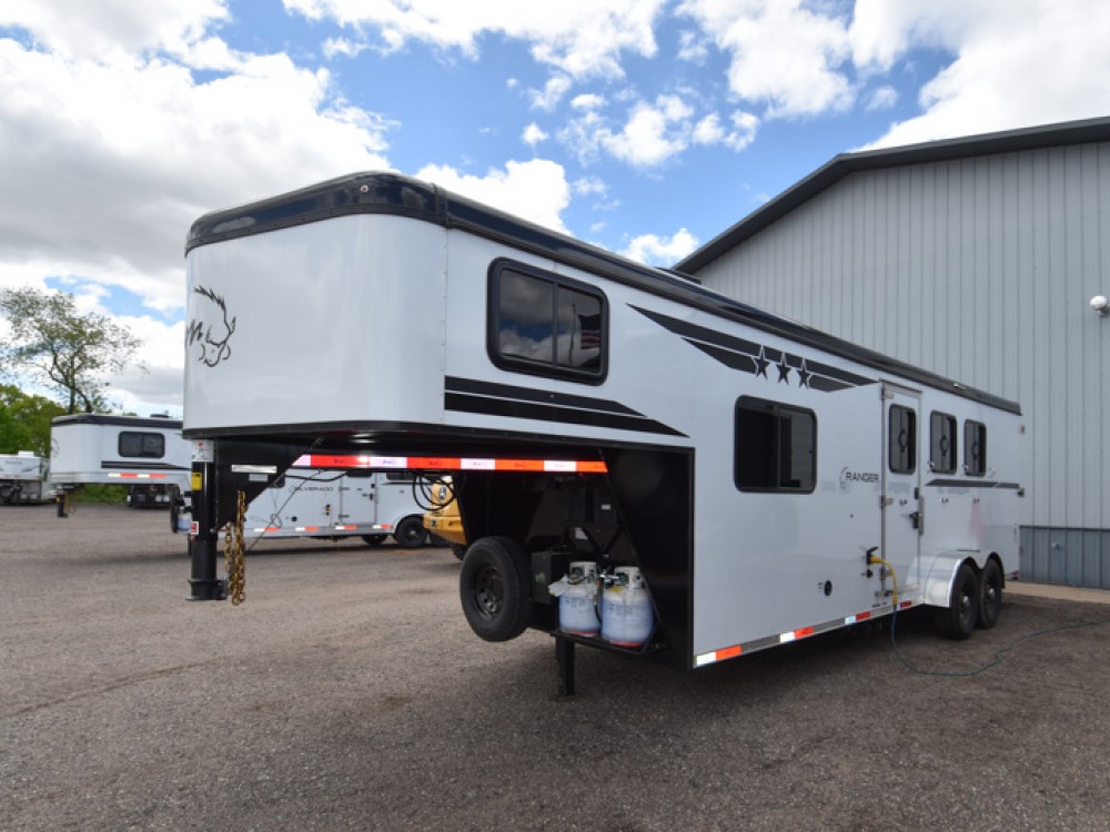 Ranger 7308 Living Quarter Horse Trailer Gallery Photo 15