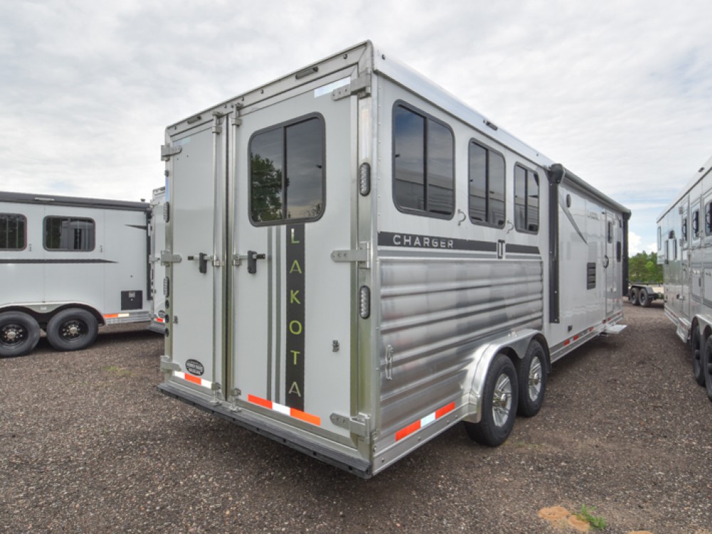 Charger 8313.5 Horse Trailer w/Living Quarters Gallery Photo 14