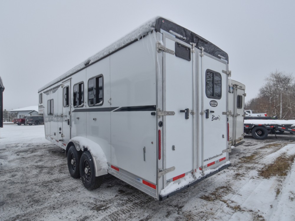 Silverado 7308 Living Quarter Horse Trailer Gallery Photo 11