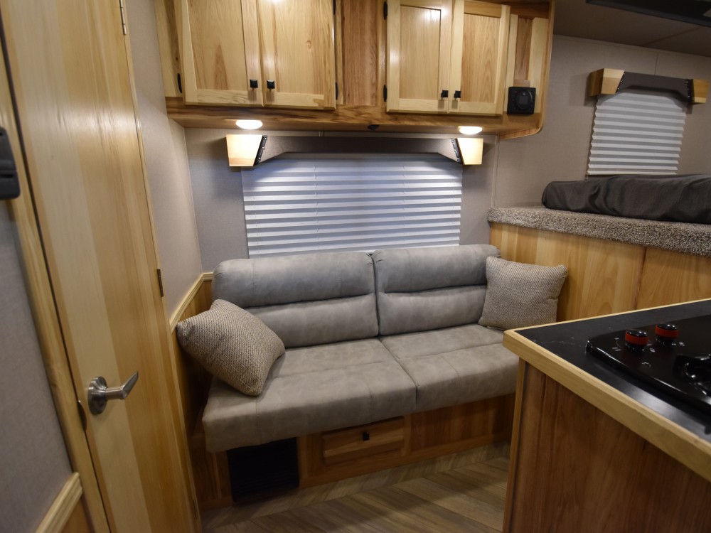 Colt CO27 2 Horse Slant Living Quarters Horse Trailer Gallery Photo 4