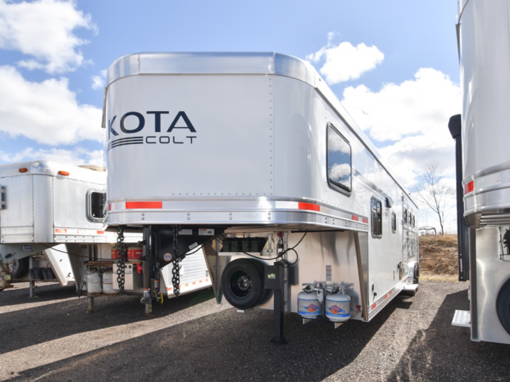 2026 Lakota Colt 8311 Sofa 3 Horse Living Quarters Horse Trailer Gallery Photo 10