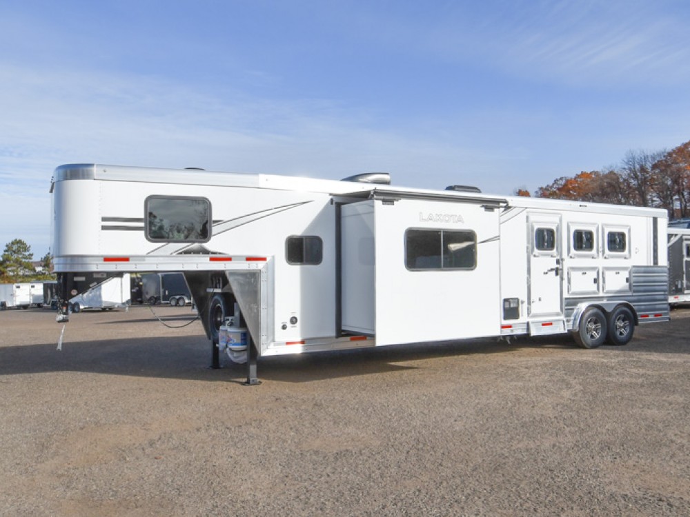 Charger 8315SRB Living Quarter Horse Trailer Gallery Photo 13