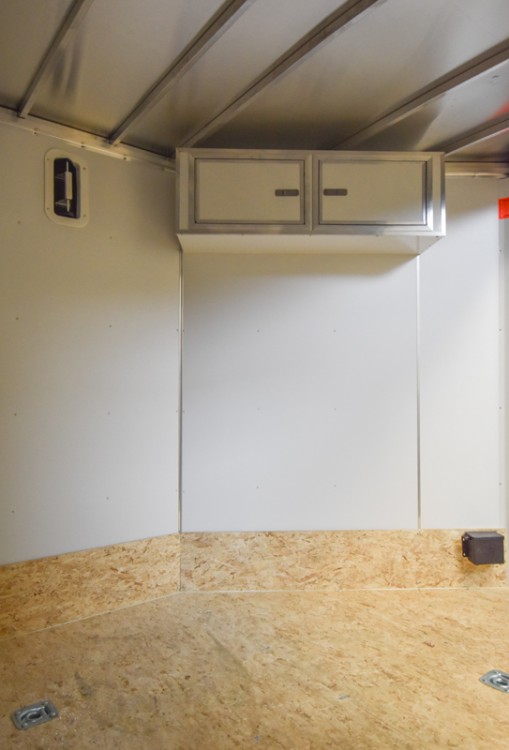 7.5'x29' (24'+5' V) Snowmobile/UTV Enclosed Trailer Gallery Photo 6