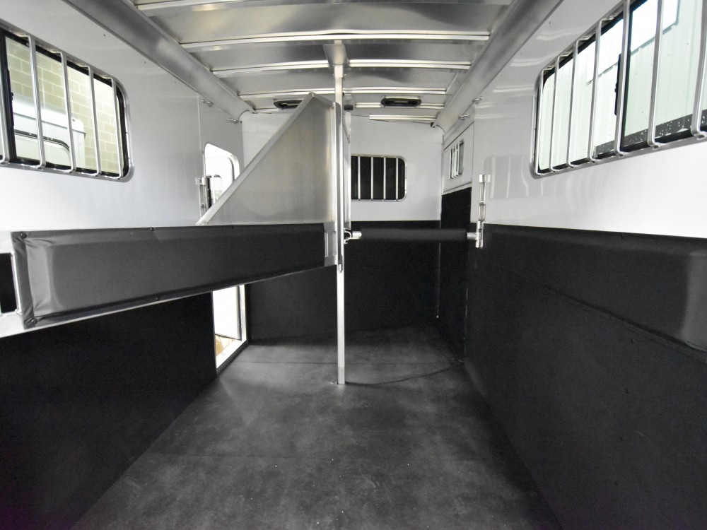 Ju-Lite 2 Horse Warm Blood Bumper Pull Horse Trailer Gallery Photo 10