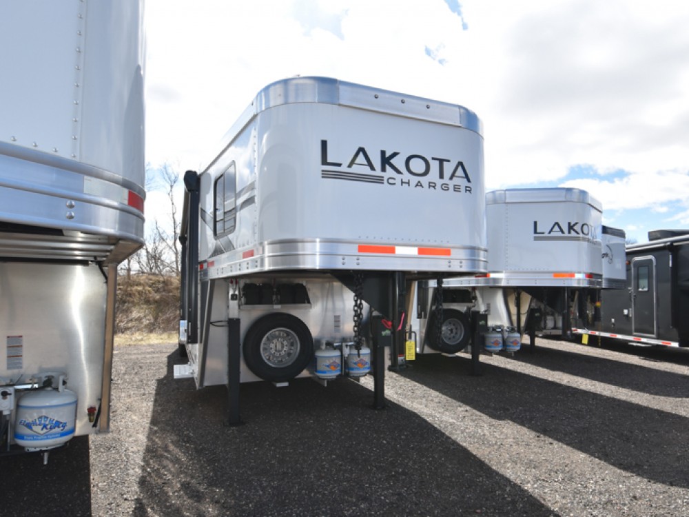 Charger 8313.5 Horse Trailer w/Living Quarters Gallery Photo 13