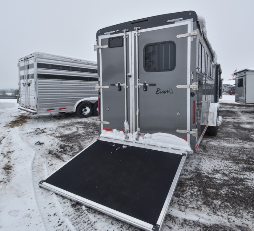 Ranger 7411.S 4 Horse Trailer w/Living Quarters Gallery Photo 13