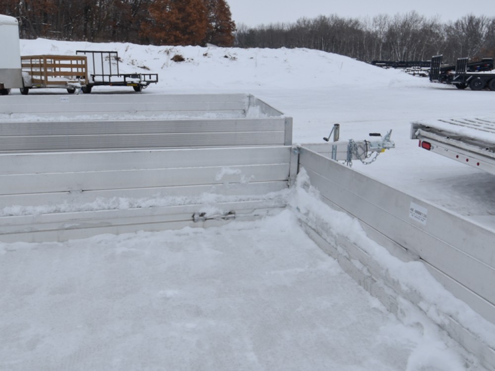 6812H-ES Aluminum Utility Trailer Gallery Photo 3