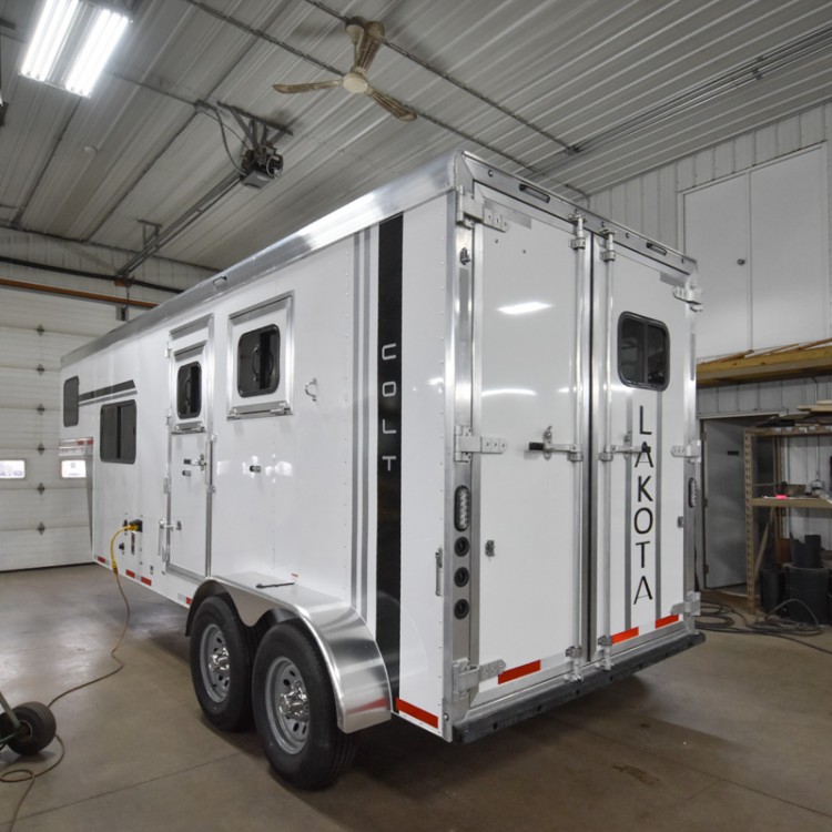 Colt CO27 2 Horse Slant Living Quarters Horse Trailer Gallery Photo 11