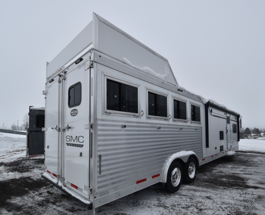 Patriot 8415SRK Living Quarters Horse Trailer Gallery Photo 18