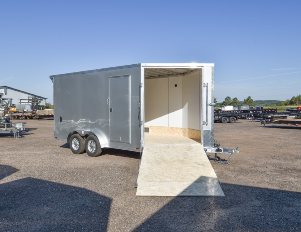 7.5'x19' Drive In/Out Snowmobile/UTV Trailer Gallery Photo 3