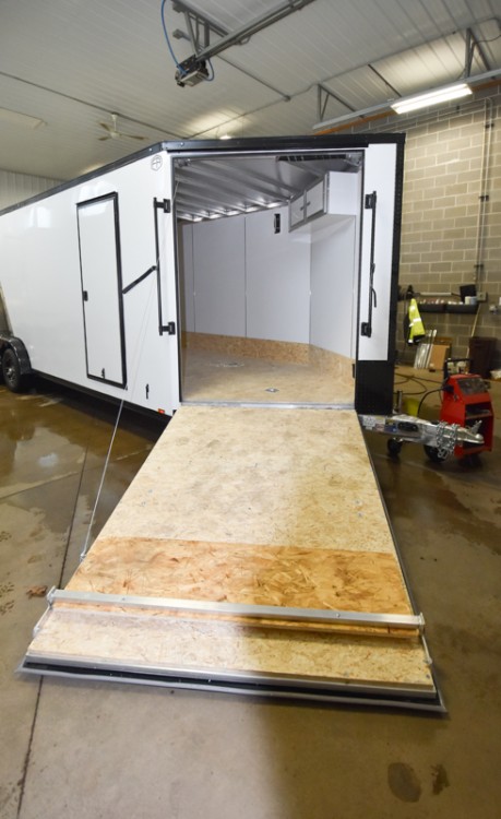 7.5'x29' (24'+5' V) Snowmobile/UTV Enclosed Trailer Gallery Photo 5