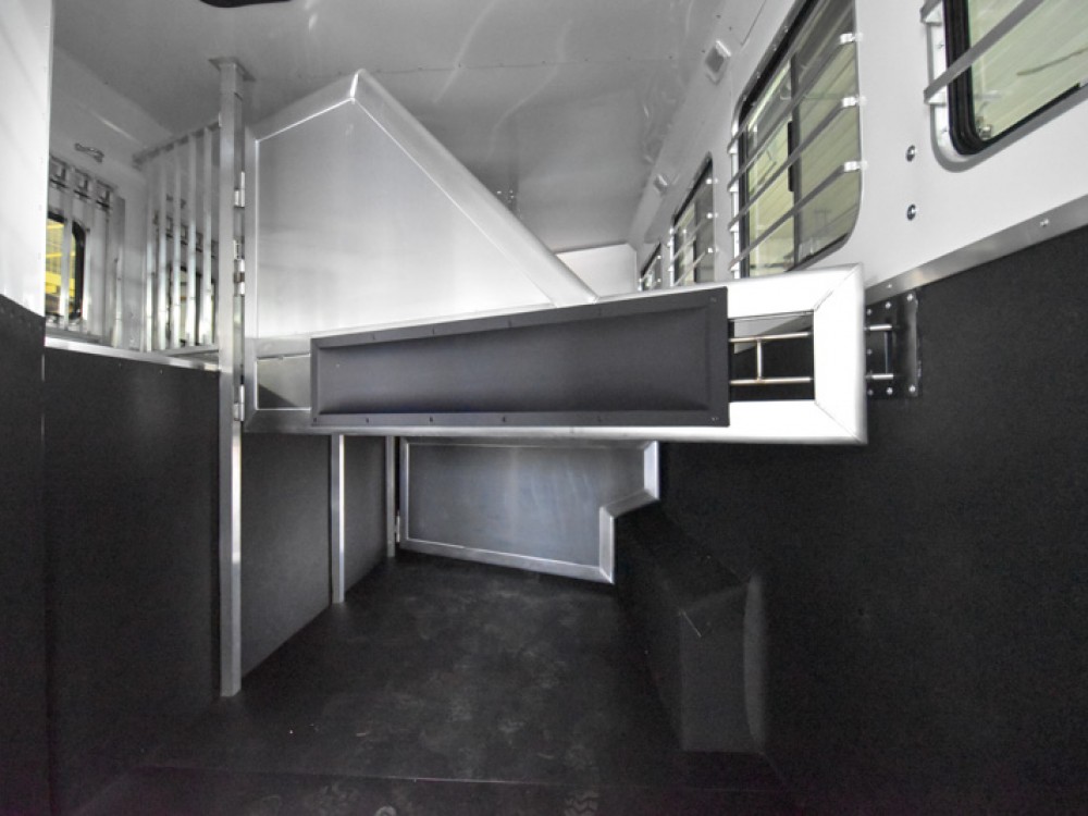Colt 849 Living Quarter Horse Trailer Gallery Photo 14
