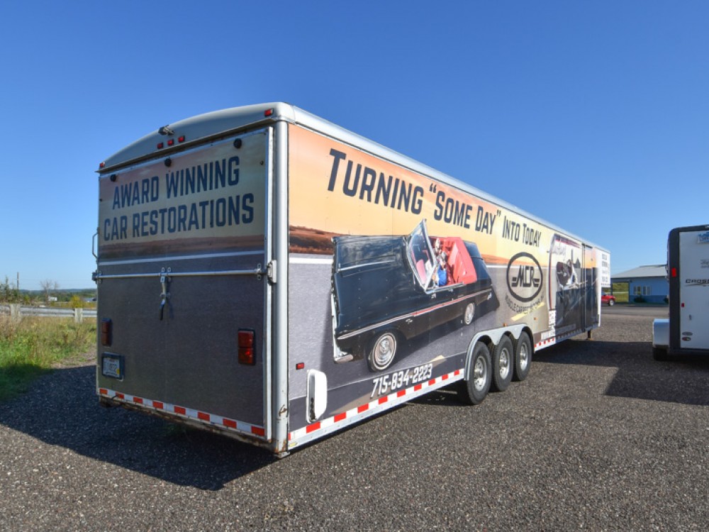 2001 Wells Cargo 48' Gooseneck Trailer Gallery Photo 2