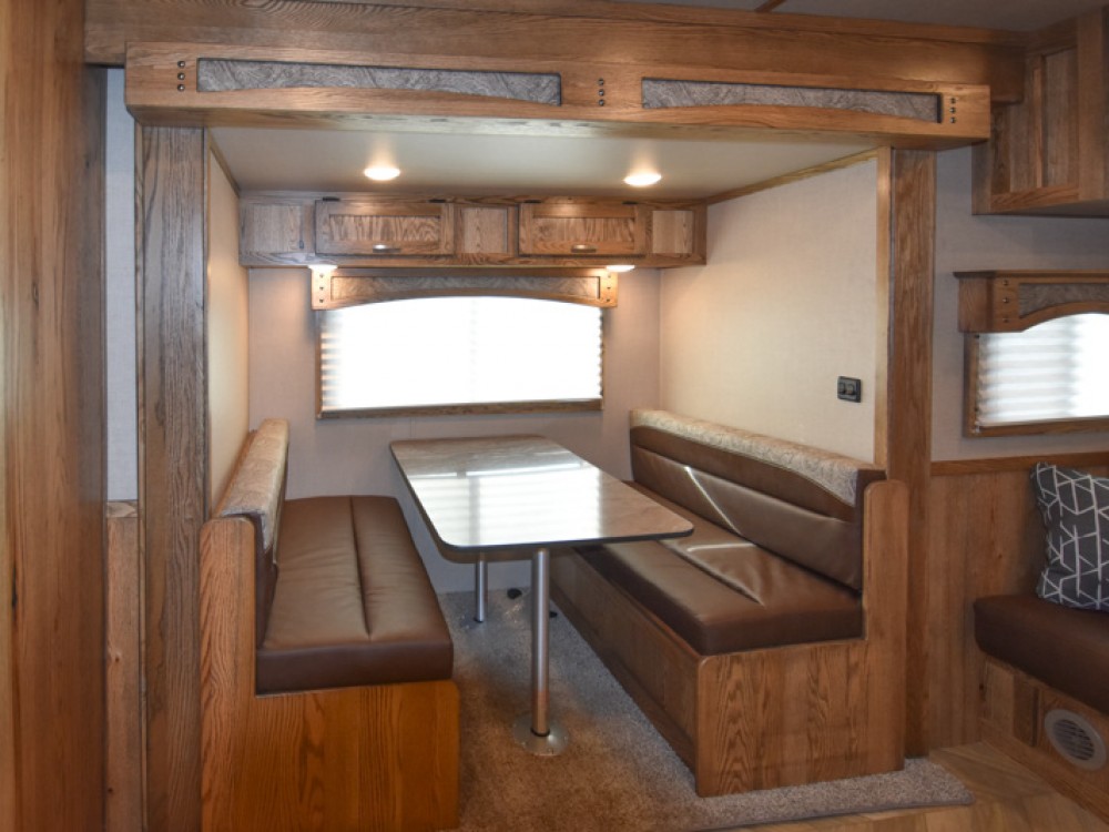 Charger 8315SRB Living Quarter Horse Trailer Gallery Photo 4