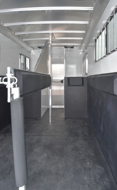 Julite Straight Load Walk Thru Mangers Step In Gallery Photo 9