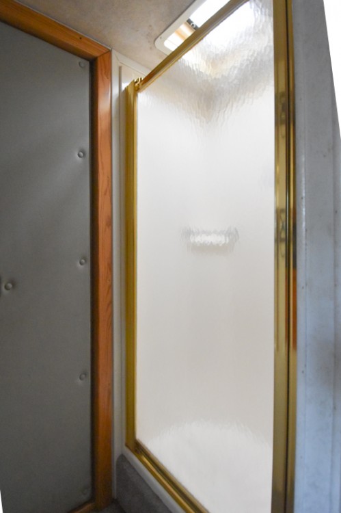 2002 C&C 2 HORSE STRAIGHT LOAD W/LIVING QUARTERS Gallery Photo 7