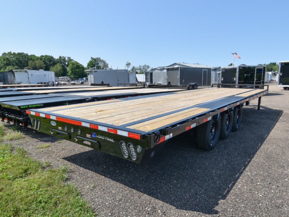 102"x28' 21K Low Pro Deckover Equipment Trailer Gallery Photo 2