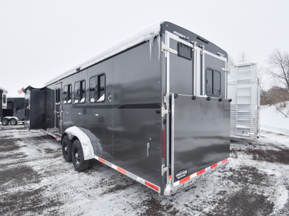 Ranger 7411.S 4 Horse Trailer w/Living Quarters Gallery Photo 12