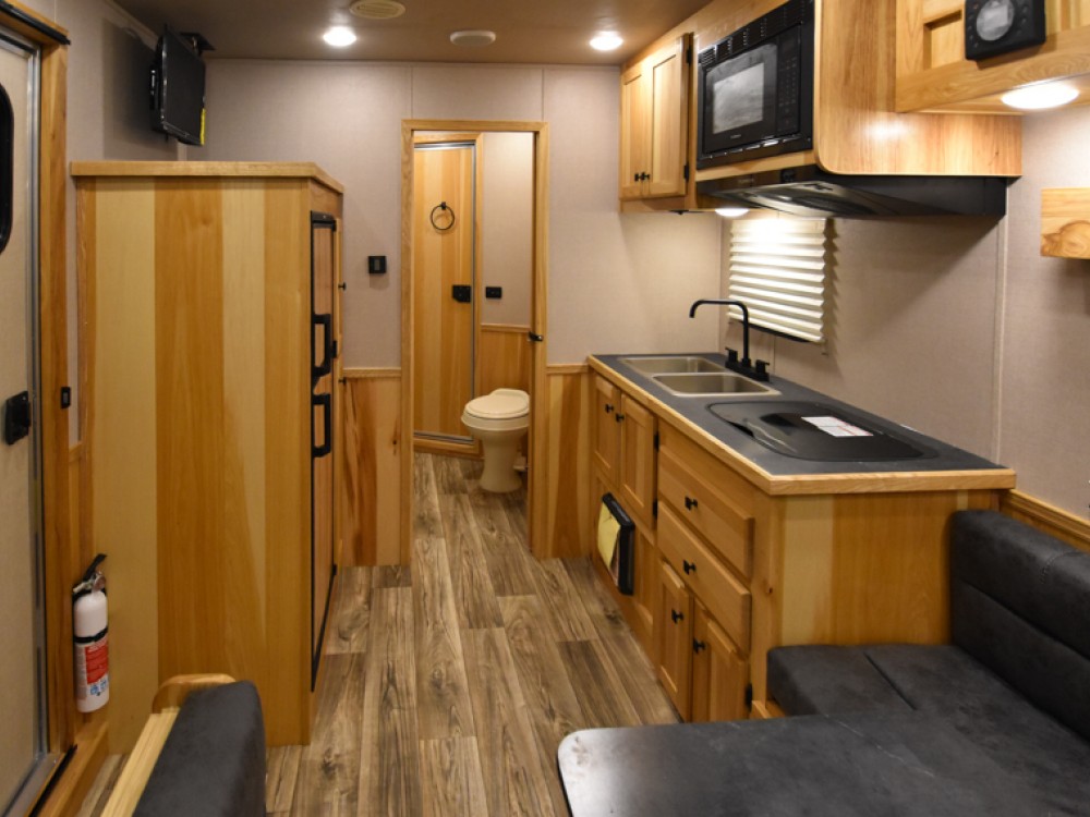 Colt 8311 Dinette Living Quarter Horse Trailer Gallery Photo 2