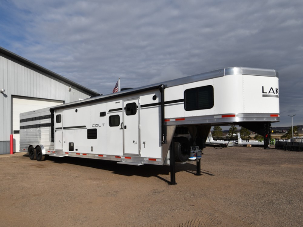 Colt COL1413SRMT Livestock Horse/Toyhauler Trailer w/Living Quarters Gallery Photo 15