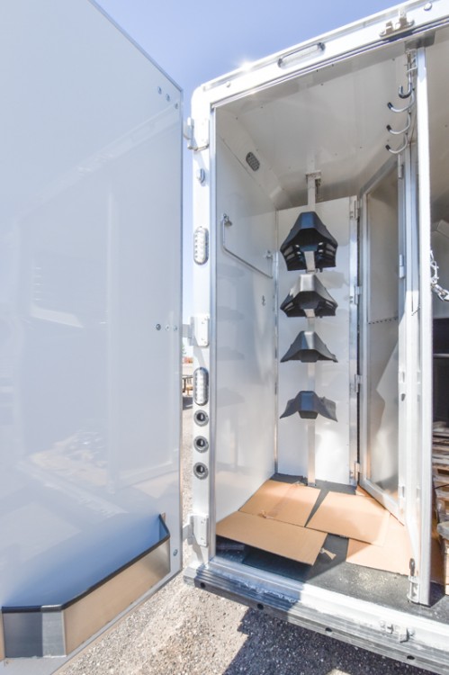 Legacy 8413SR Living Quarters Horse Trailer Gallery Photo 12