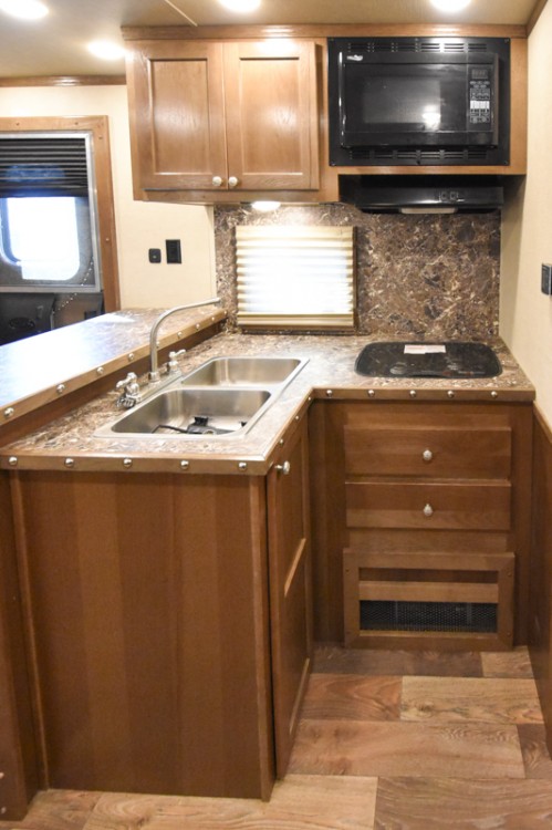 SMC Laramie 8412 Living Quarters 4 Horse Trailer **Consignment Listing-No Trades Gallery Photo 7