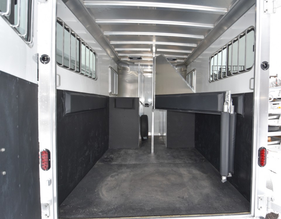 Julite Straight Load Walk Thru Mangers No Dressing Room Gallery Photo 3