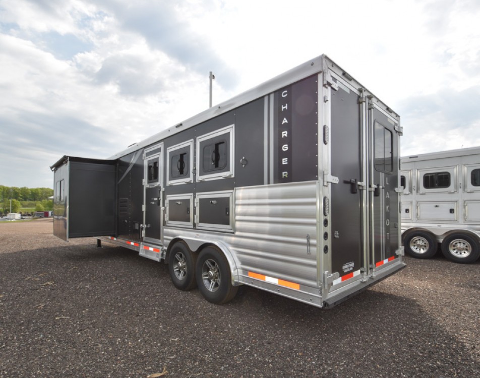 Charger 8315SRB Living Quarter Horse Trailer Gallery Photo 13