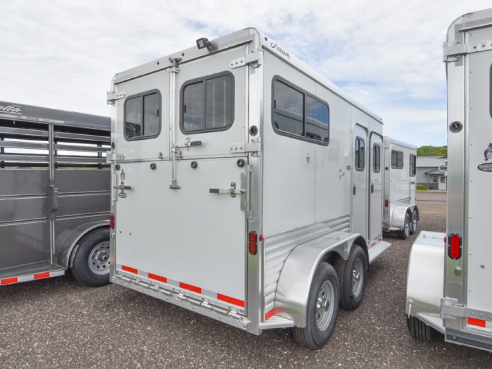 Julite Straight Load 2 Horse w/Dressing Room Gallery Photo 2