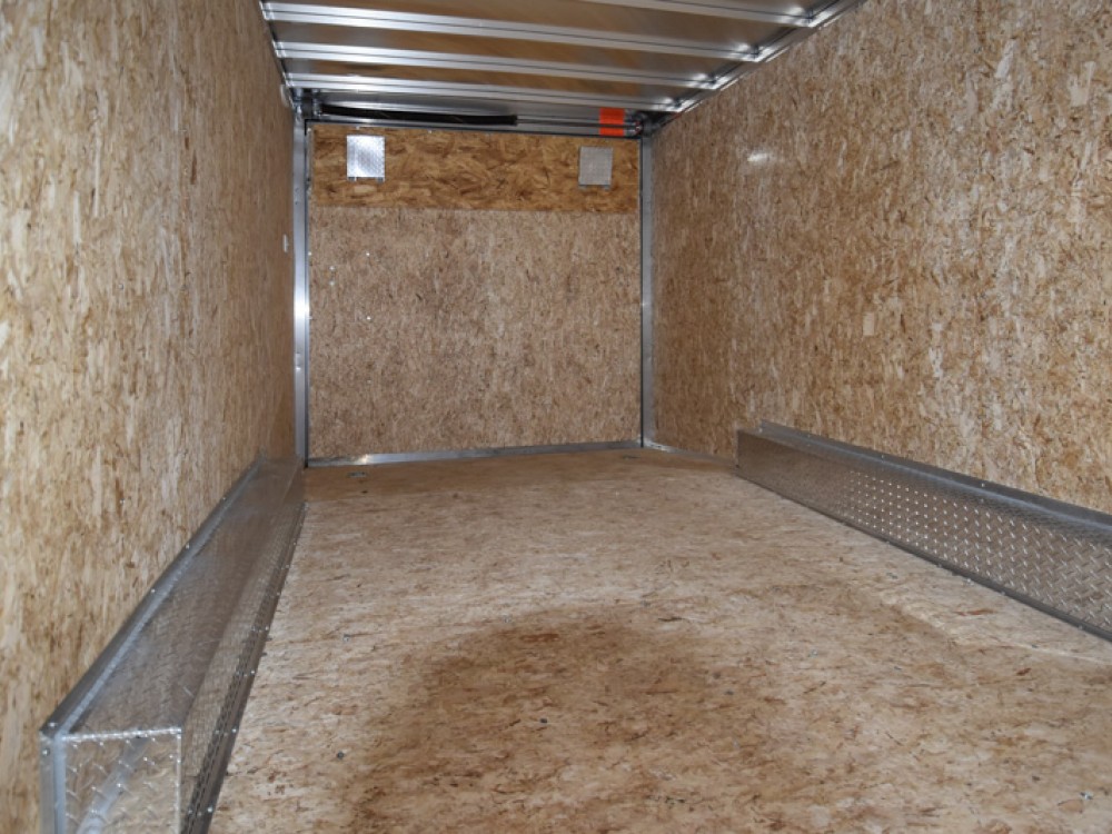 8.5'X18' Enclosed Carhauler/Cargo Trailer Gallery Photo 4