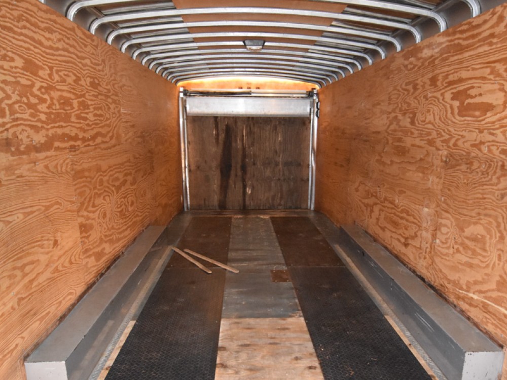 2001 Wells Cargo 48' Gooseneck Trailer Gallery Photo 6