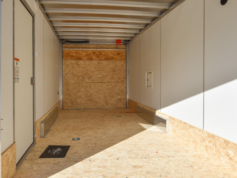 7.5'x19' Drive In/Out Snowmobile/UTV Trailer Gallery Photo 4