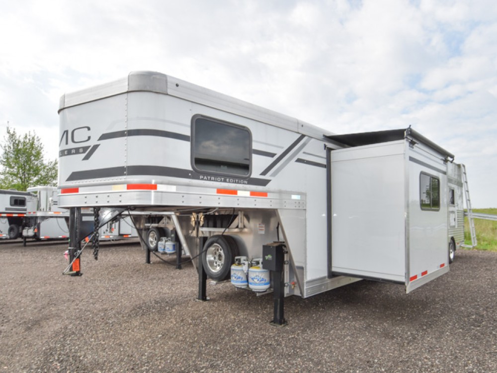 Patriot 8415SRK Living Quarters Horse Trailer Gallery Photo 18