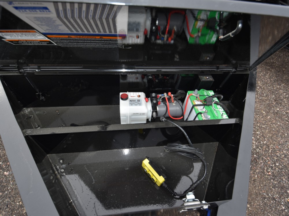 83"x16' w/24" Side Dump Trailer Gallery Photo 4