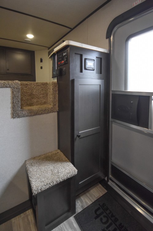 Ranger 7308 Living Quarter Horse Trailer Gallery Photo 5