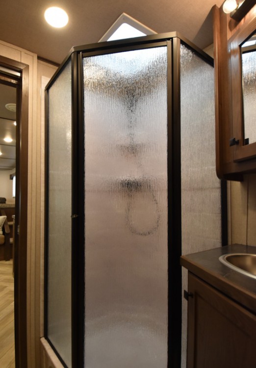 Colt COL1413SRMT Livestock Horse/Toyhauler Trailer w/Living Quarters Gallery Photo 10