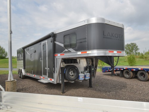 Charger 8315SRB Living Quarter Horse Trailer Photo